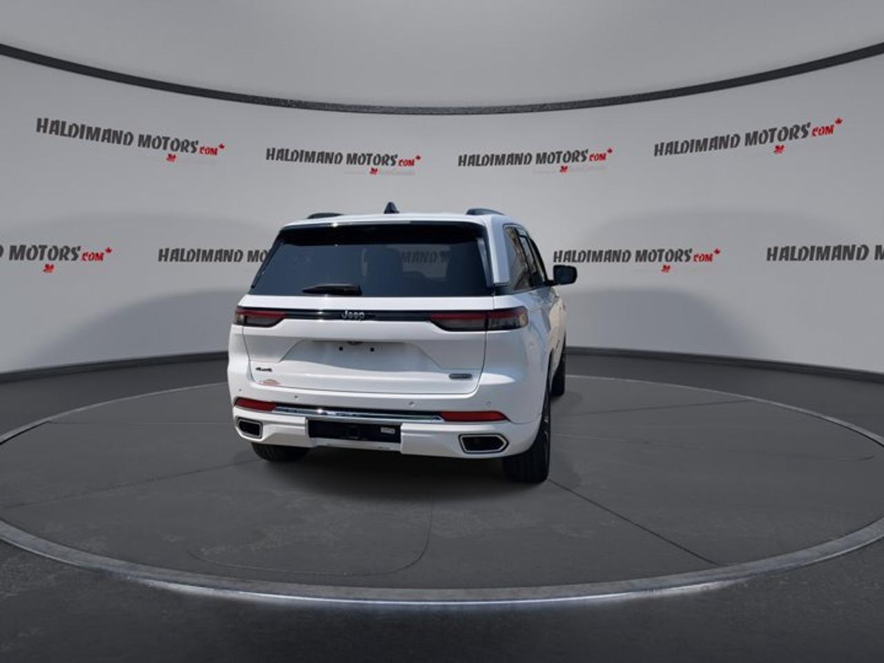 2023 Jeep Grand Cherokee OVERLAND 4X4 Photo