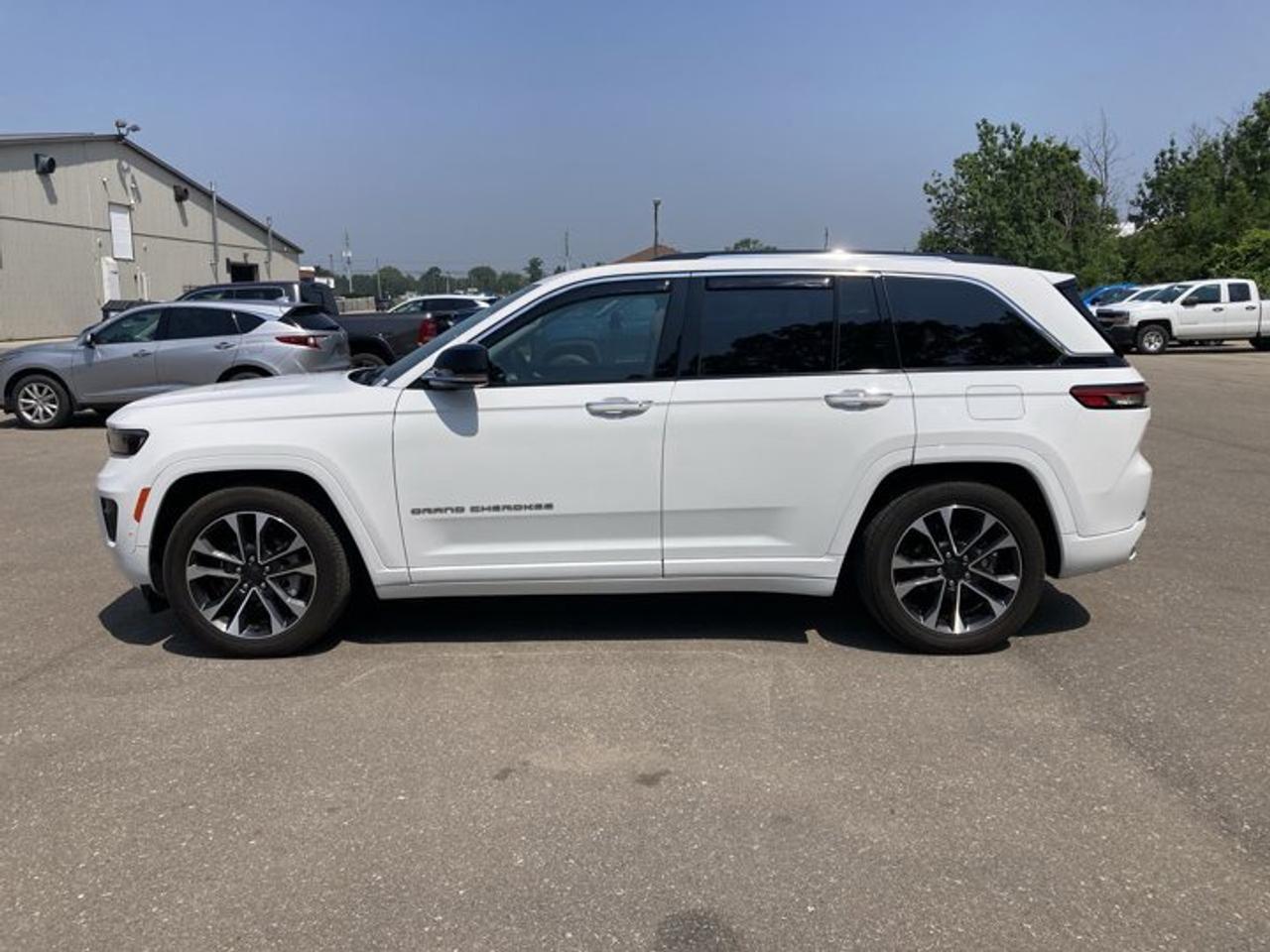 2023 Jeep Grand Cherokee OVERLAND 4X4 Photo