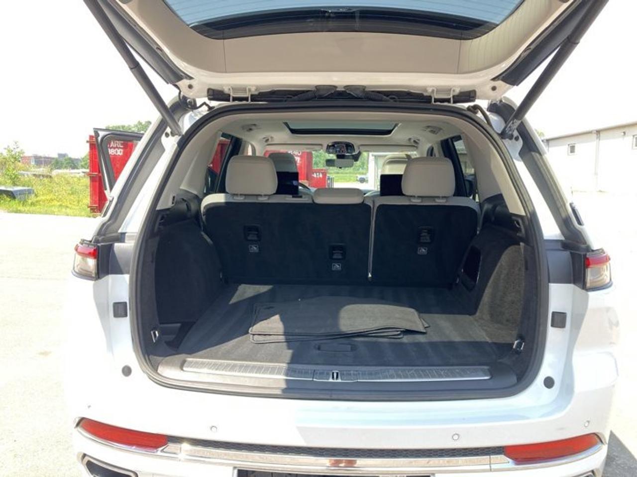 2023 Jeep Grand Cherokee OVERLAND 4X4 Photo