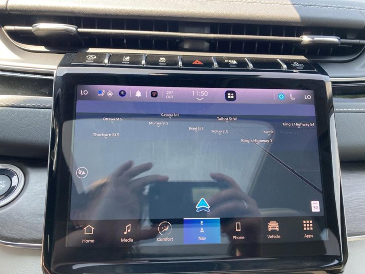 2023 Jeep Grand Cherokee OVERLAND 4X4 Photo