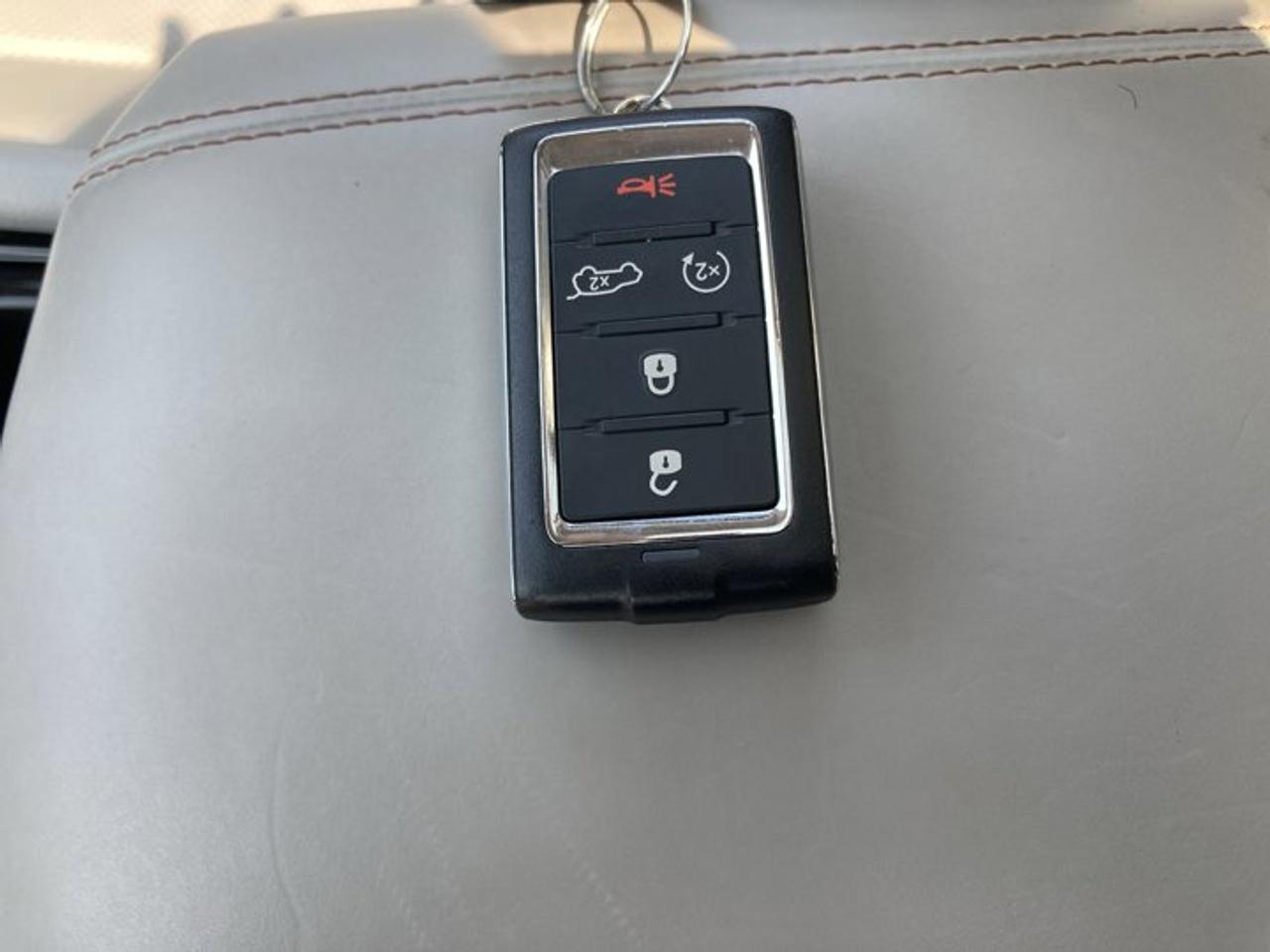 2023 Jeep Grand Cherokee OVERLAND 4X4 Photo