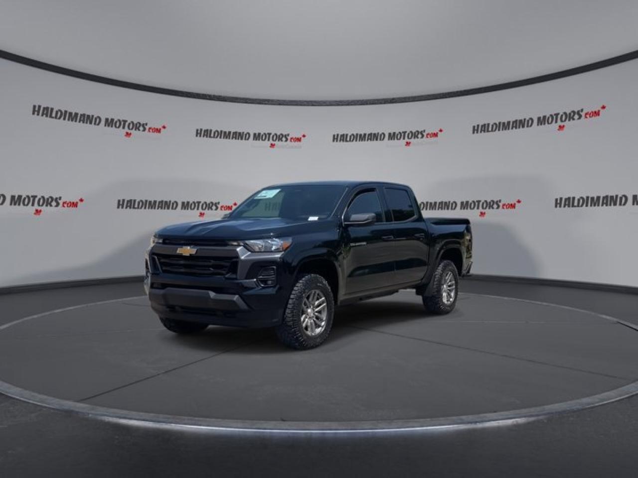 2024 Chevrolet Colorado LT 4WD Photo3