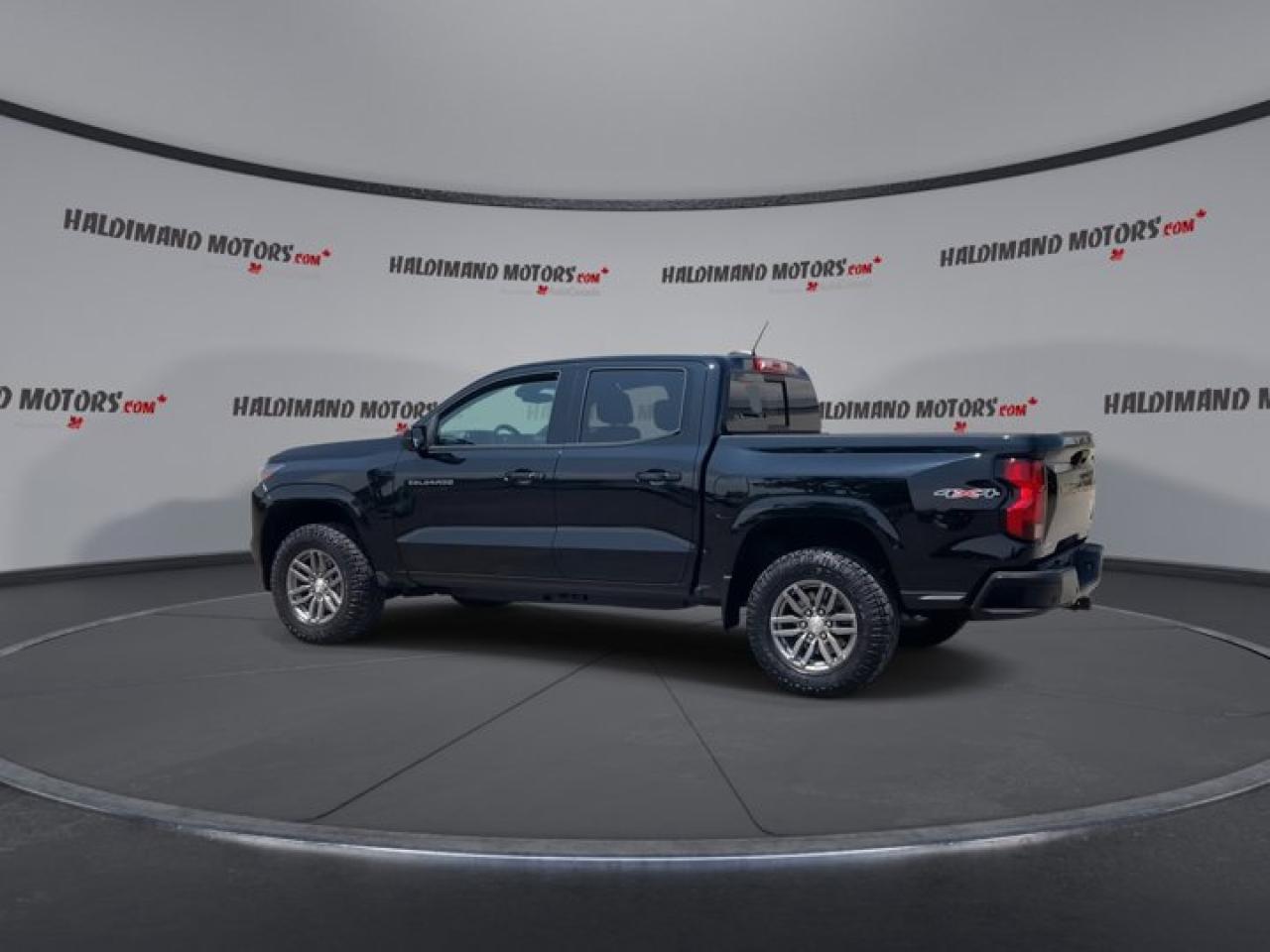 2024 Chevrolet Colorado LT Crew Cab 4WD Photo