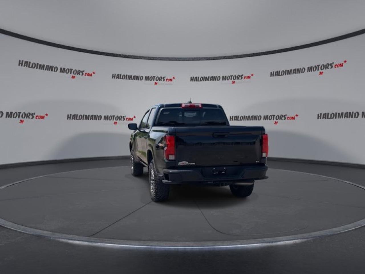 2024 Chevrolet Colorado LT Crew Cab 4WD Photo