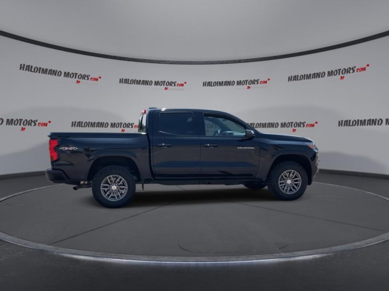 2024 Chevrolet Colorado LT Crew Cab 4WD Photo