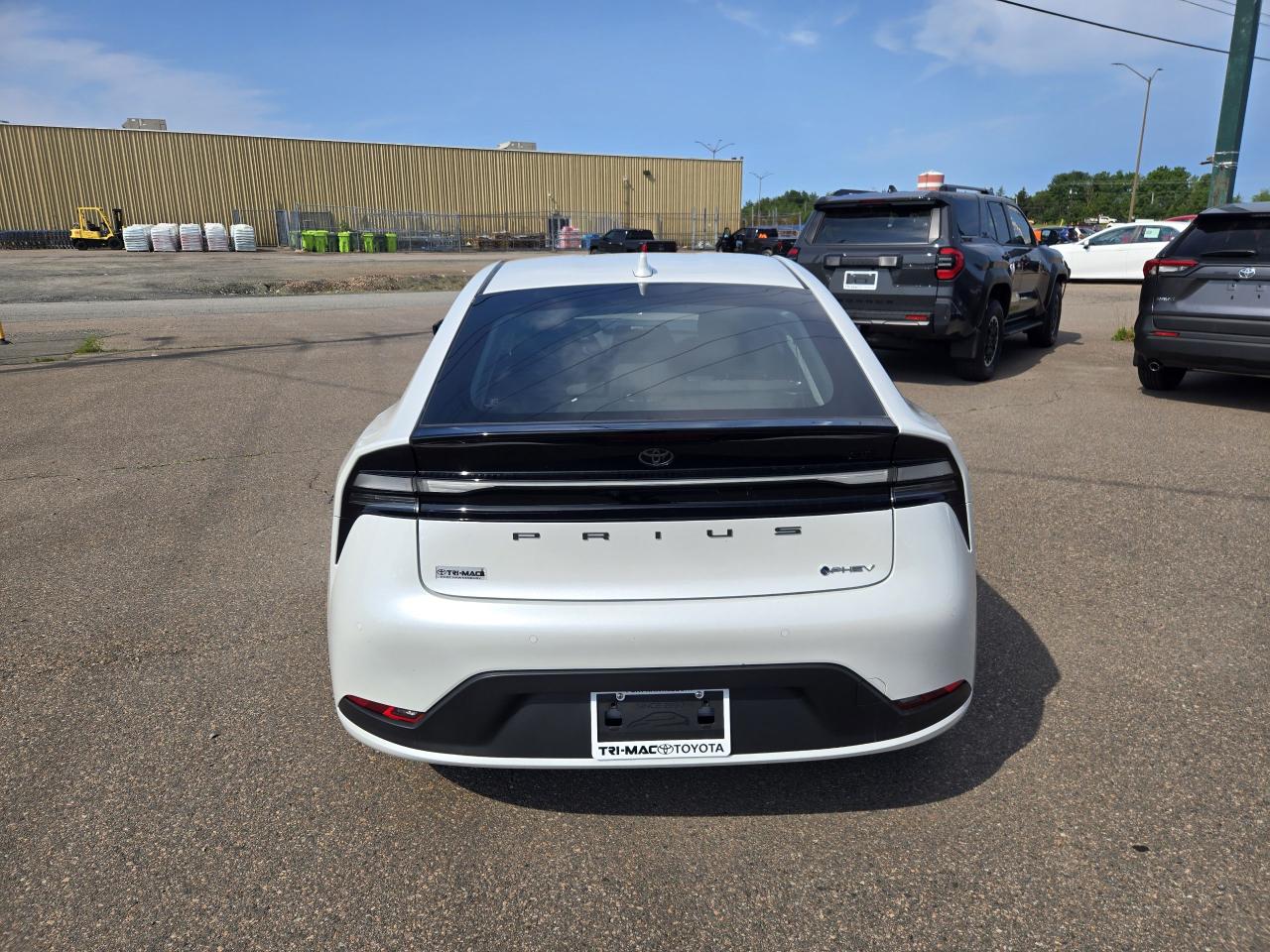 2025 Toyota Prius Plug-In HYBRID SE PRIUS PLUG-IN HYBRID SE - PREM Photo3