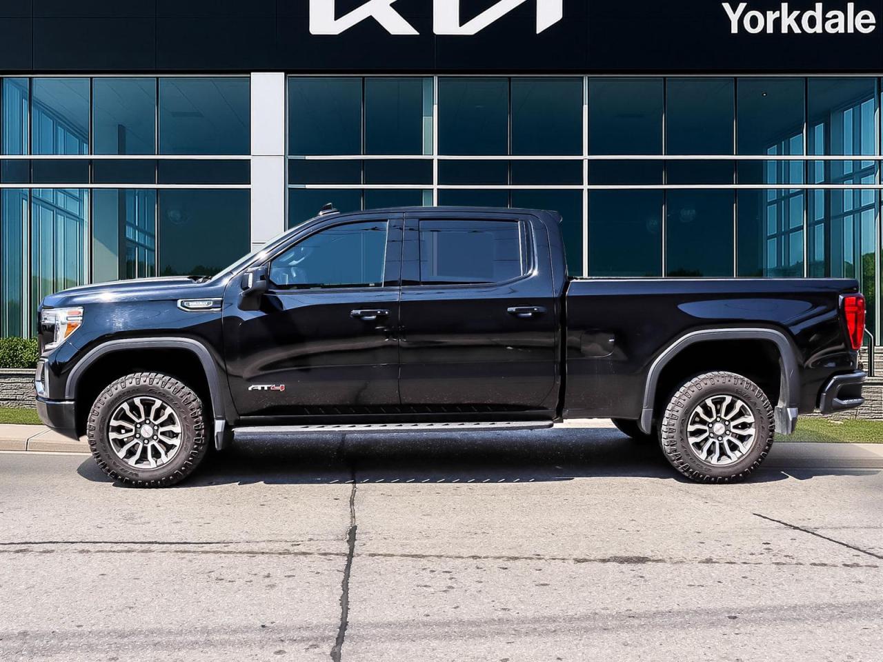 2022 GMC Sierra 1500 Limited AT4 Photo