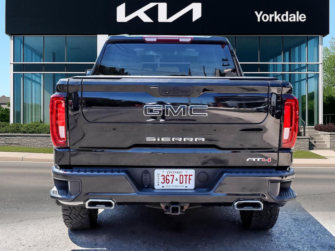 2022 GMC Sierra 1500 Limited AT4 Photo