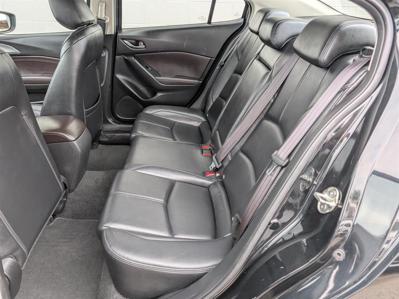 2017 Mazda MAZDA3 SE - LEATHER - HTD SEATS - BLUETOOTH