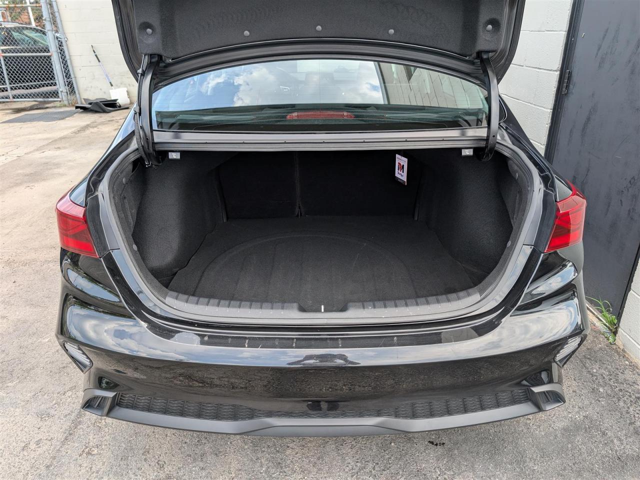 2023 Kia Forte LX - CARPLAY - HTD SEATS - REVERSE CAM