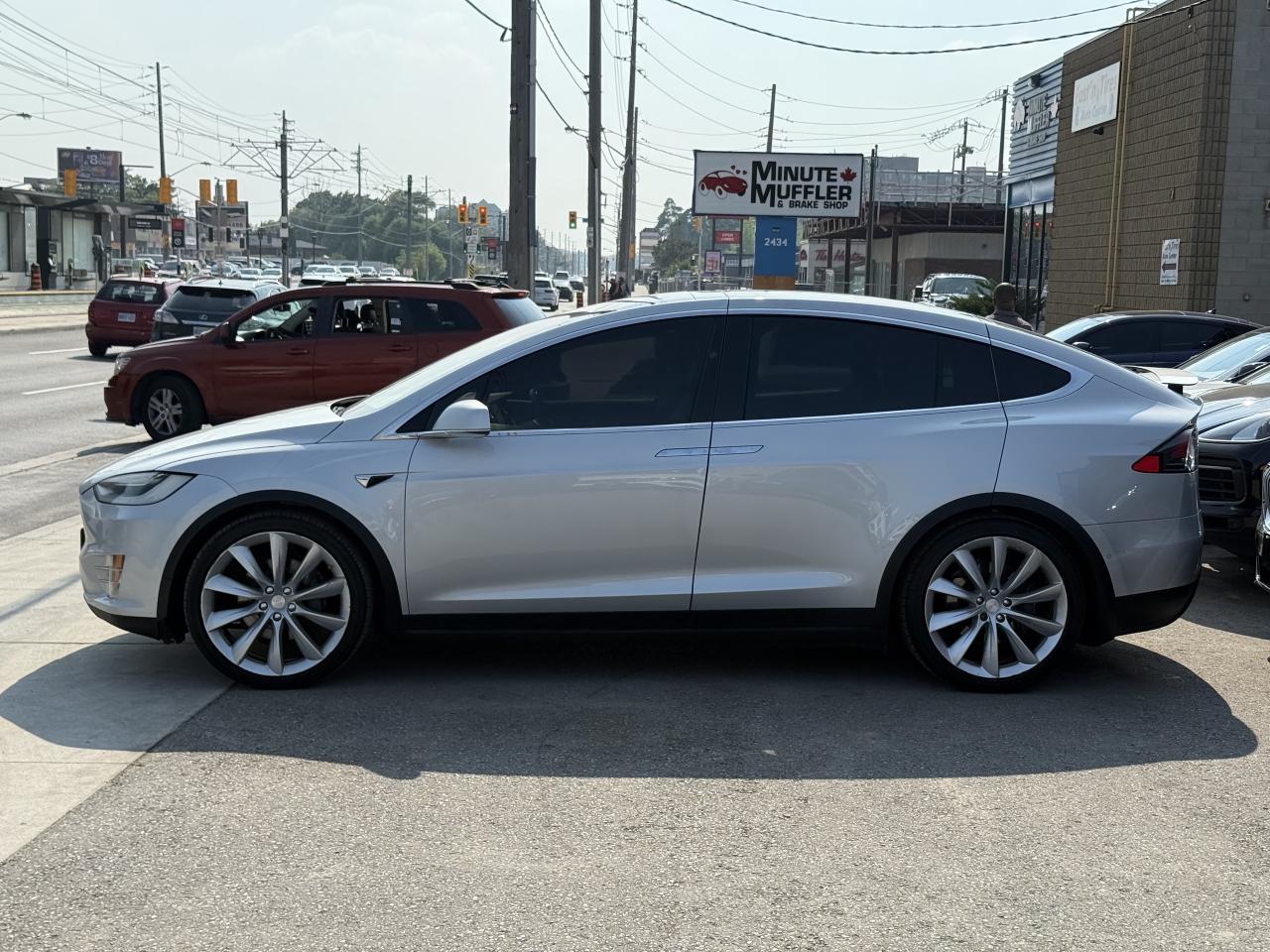 2017 Tesla Model X 90D | STANDARD CONNECTIVITY | AUTOPILOT | LOADED - Photo #10