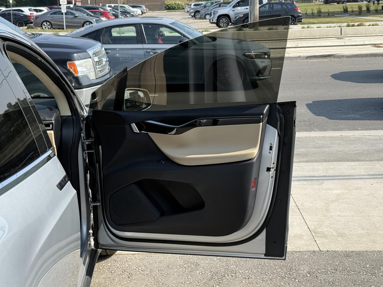 2017 Tesla Model X 90D | STANDARD CONNECTIVITY | AUTOPILOT | LOADED - Photo #25