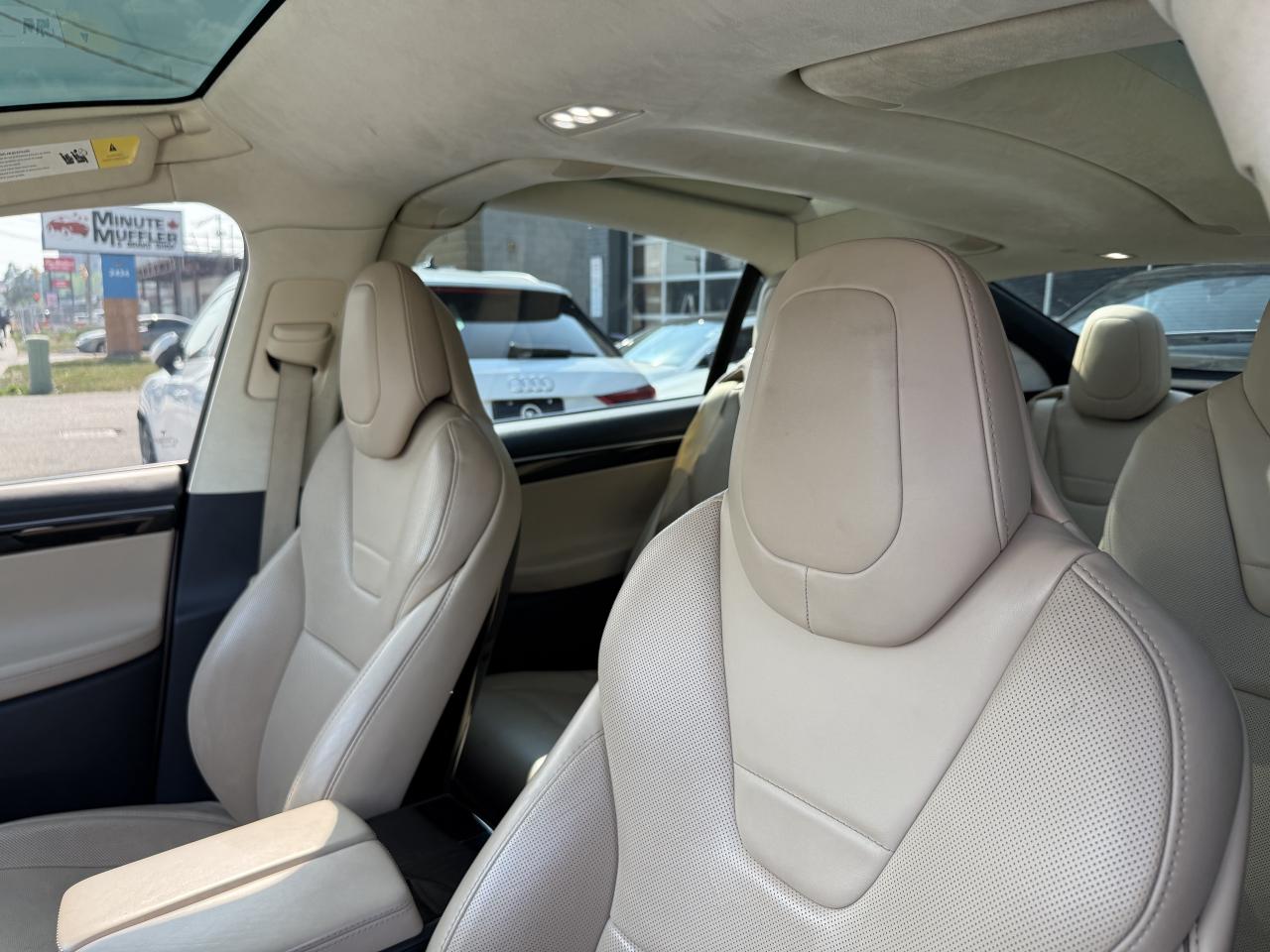 2017 Tesla Model X 90D | STANDARD CONNECTIVITY | AUTOPILOT | LOADED - Photo #24
