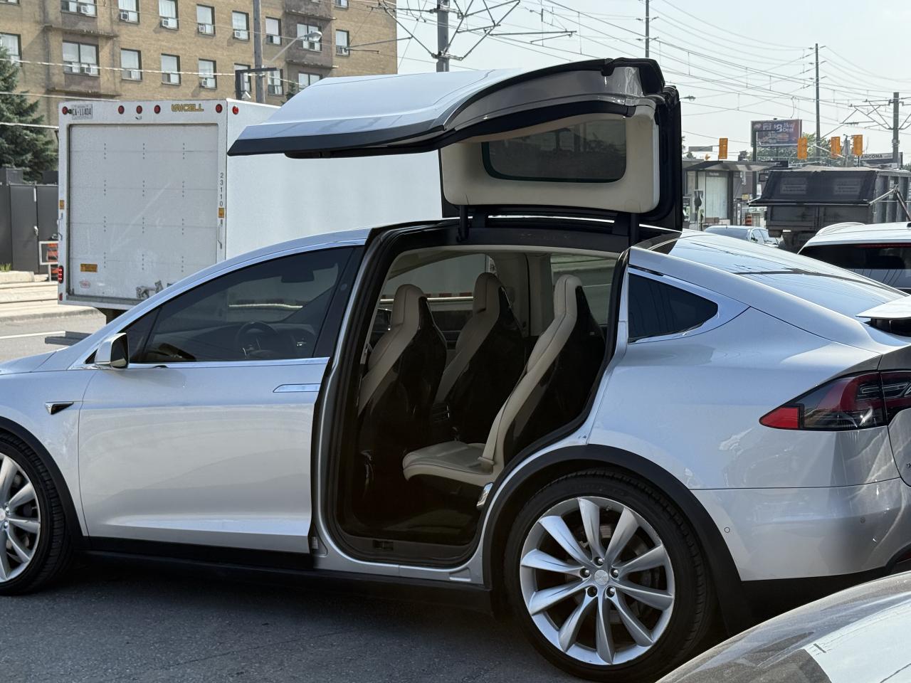 2017 Tesla Model X 90D | STANDARD CONNECTIVITY | AUTOPILOT | LOADED - Photo #32