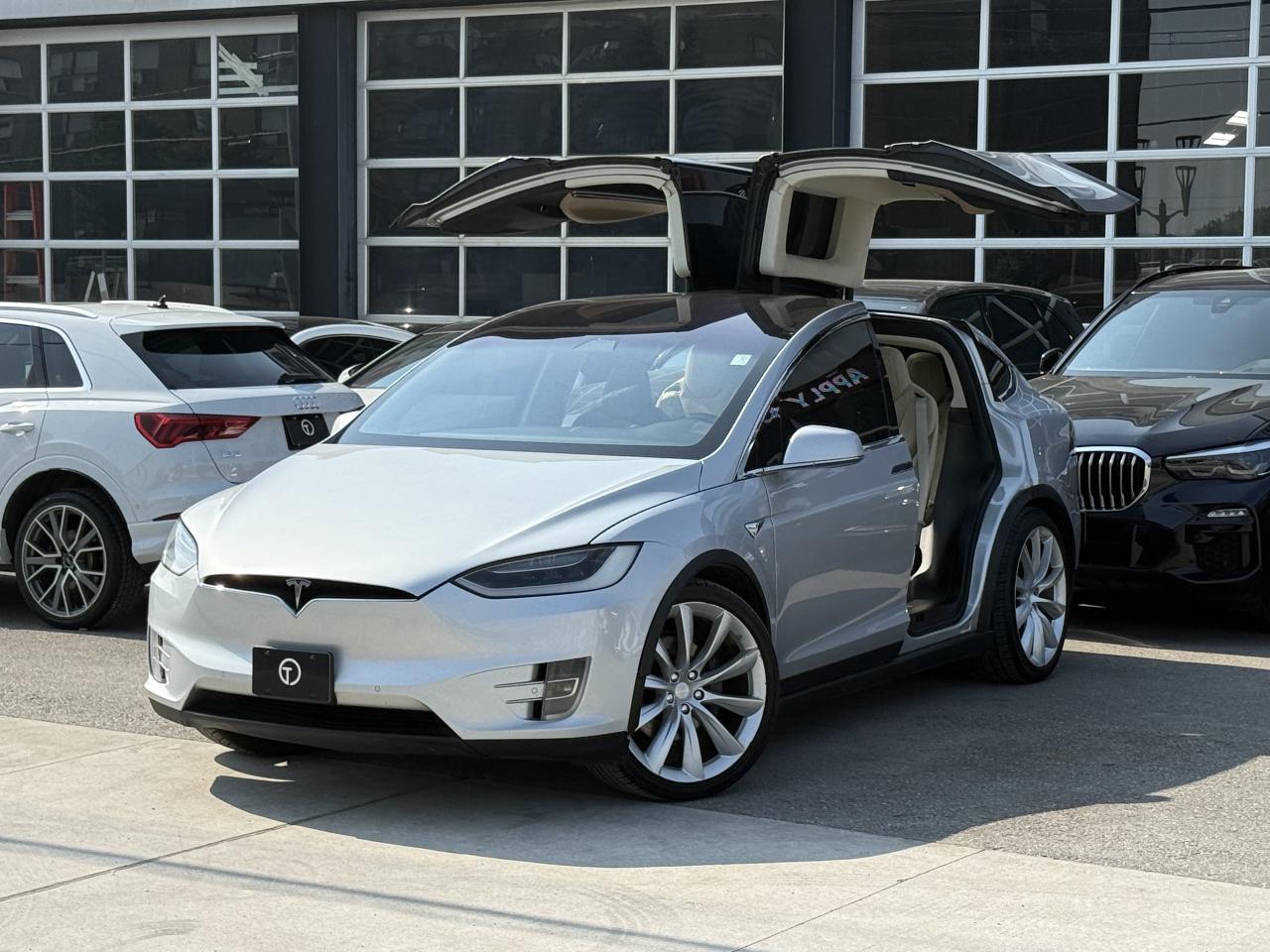 2017 Tesla Model X 90D | STANDARD CONNECTIVITY | AUTOPILOT | LOADED Photo4