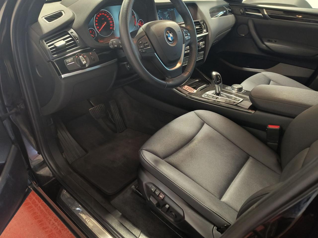 2017 BMW X3 xDrive28i Photo0