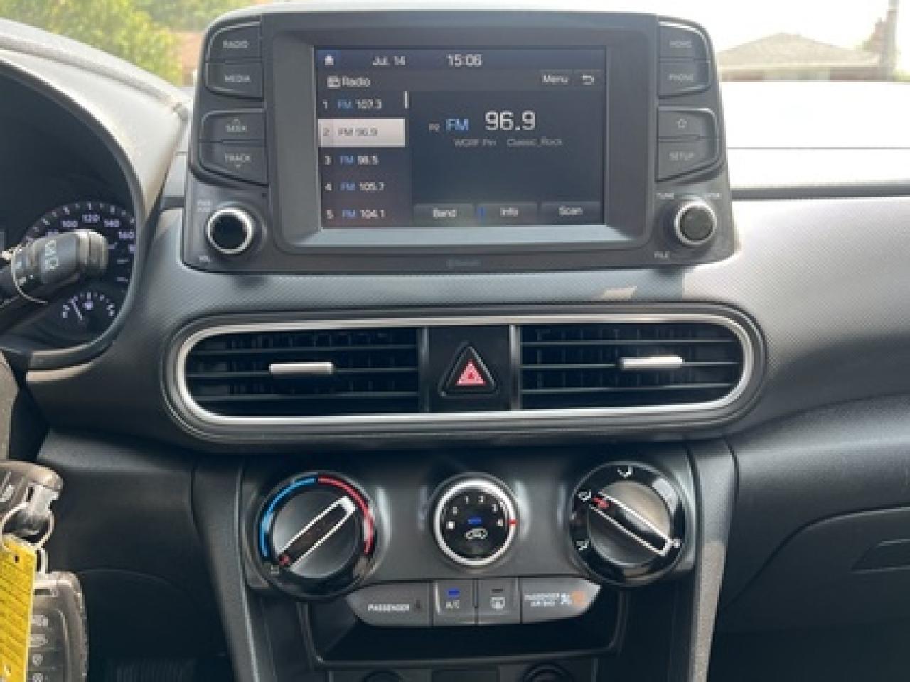 2020 Hyundai KONA Essential Photo