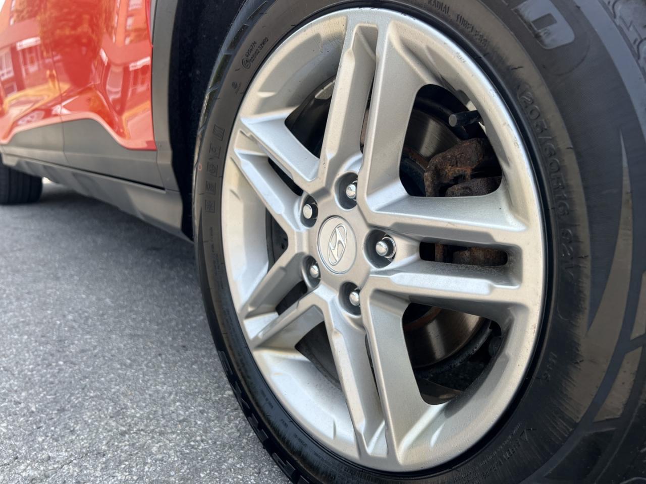 2020 Hyundai KONA 2.0L Essential AWD Photo
