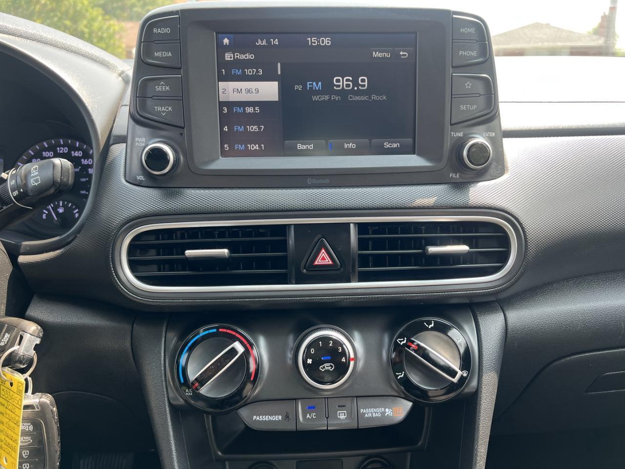 2020 Hyundai KONA 2.0L Essential AWD Photo