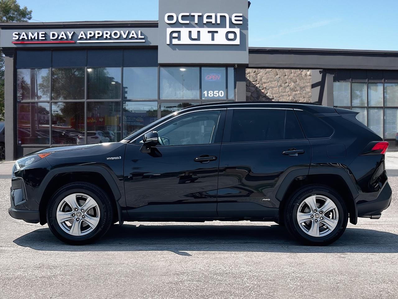 2021 Toyota RAV4 Hybrid LE AWD - Photo #3
