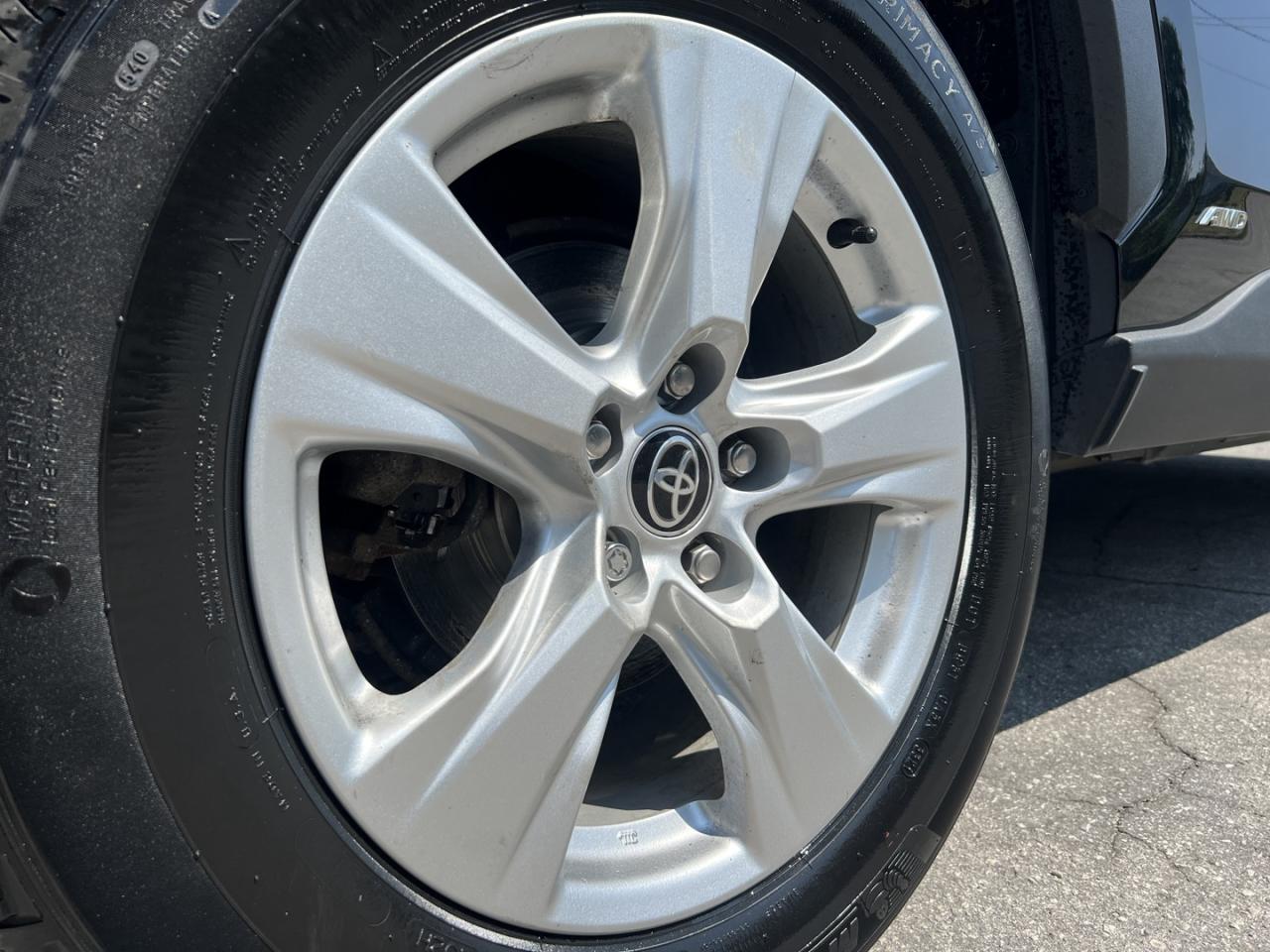 2021 Toyota RAV4 Hybrid LE AWD - Photo #10