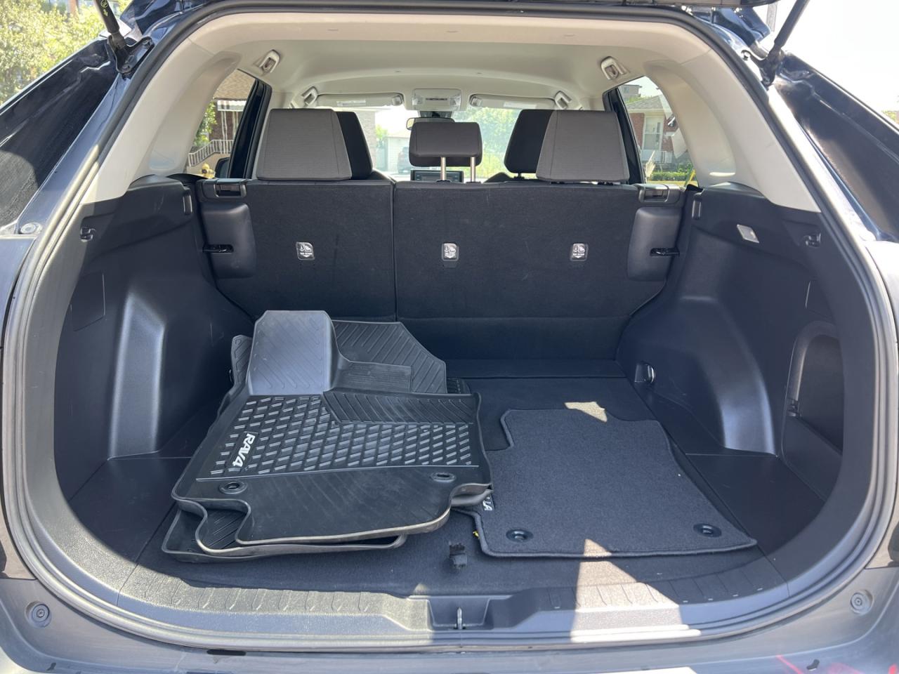 2021 Toyota RAV4 Hybrid LE AWD - Photo #12