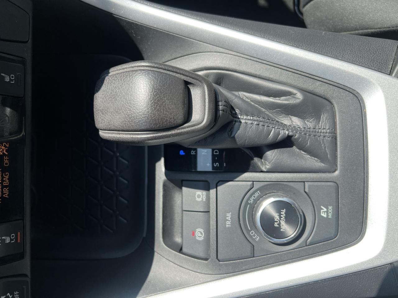 2021 Toyota RAV4 Hybrid LE AWD - Photo #28