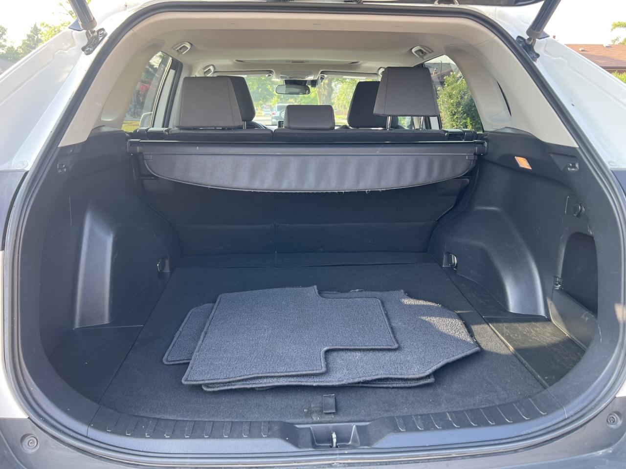 2020 Toyota RAV4 XLE AWD - Photo #9