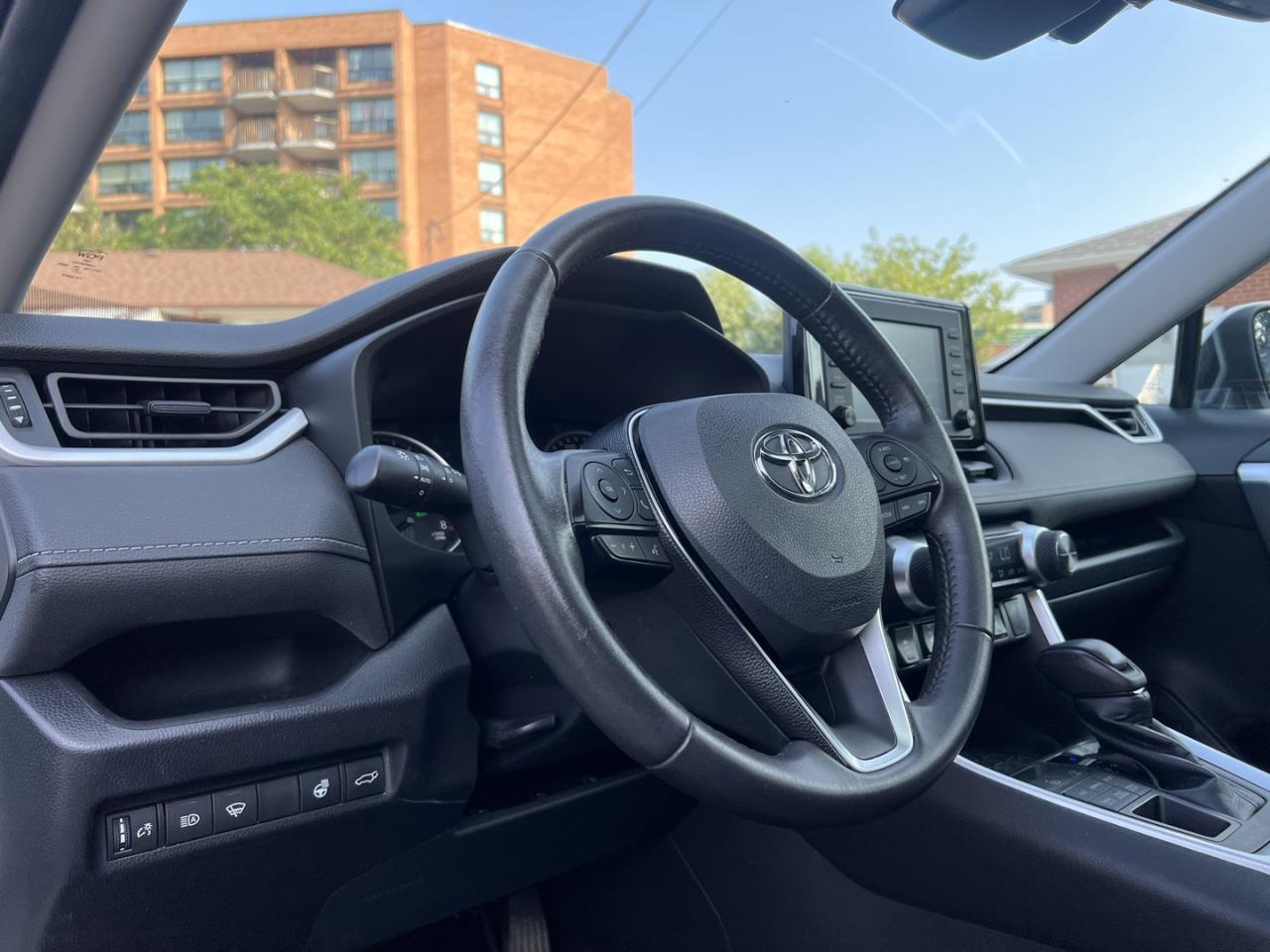 2020 Toyota RAV4 XLE AWD - Photo #15