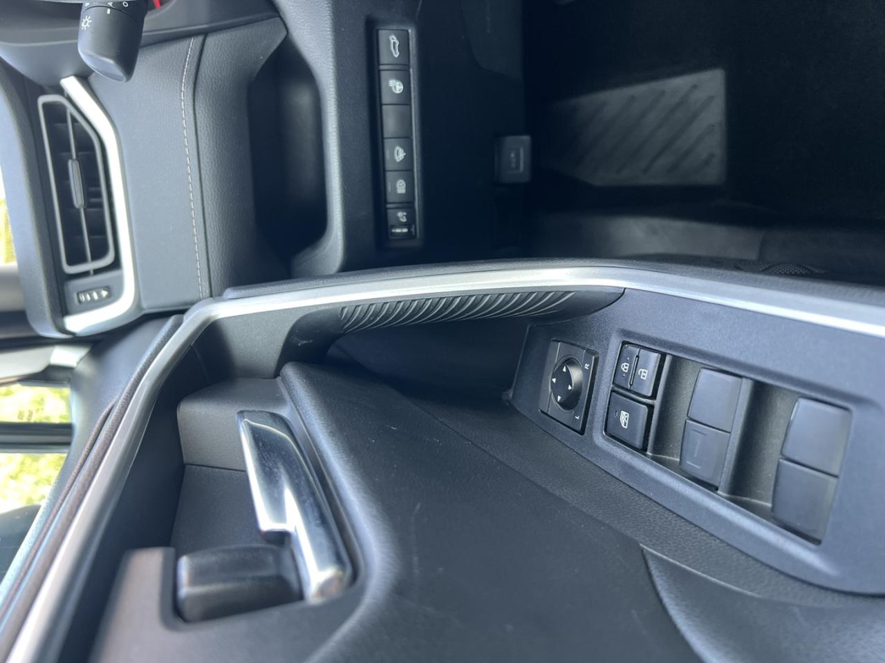 2020 Toyota RAV4 XLE AWD - Photo #22