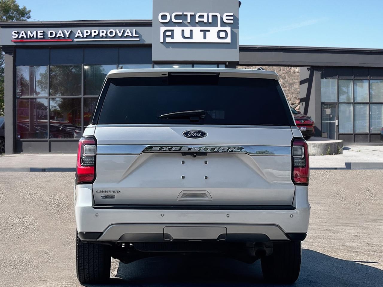 2018 Ford Expedition Limited 4WD Photo4