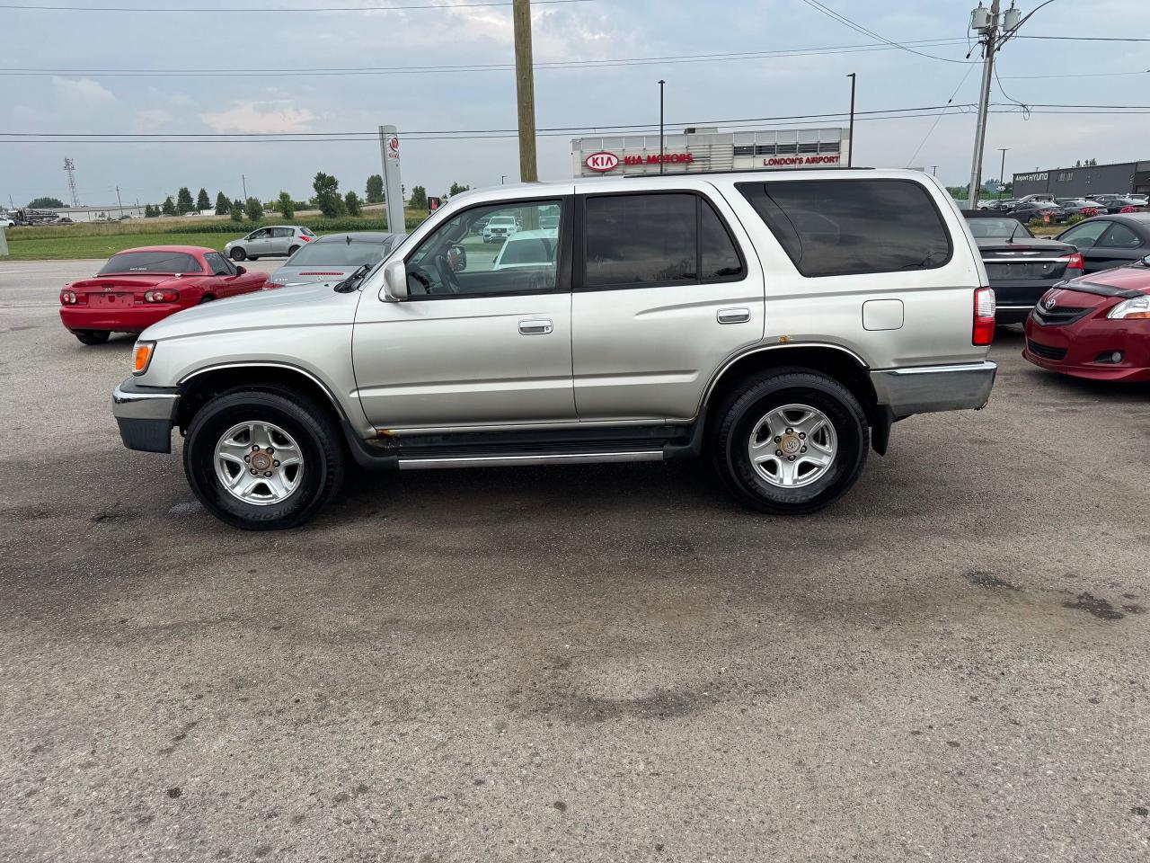 2001 Toyota 4Runner SR5 - Photo #2
