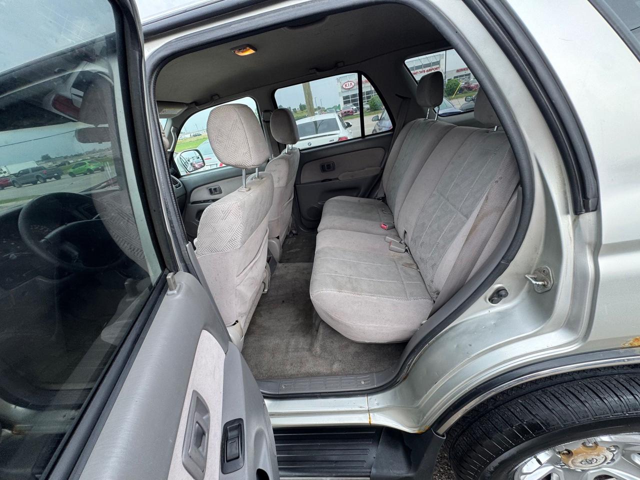 2001 Toyota 4Runner SR5 - Photo #12