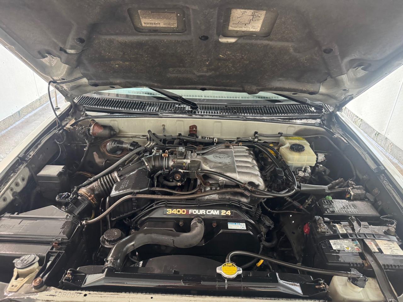 2001 Toyota 4Runner SR5 - Photo #16