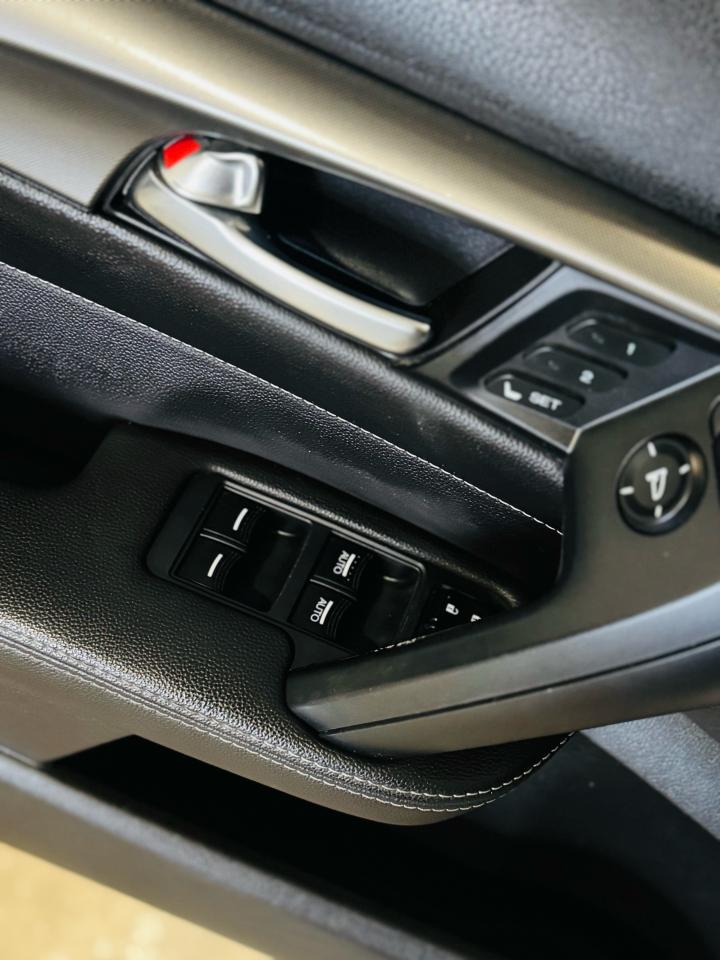 2014 Acura TL 4dr Sdn Auto SH-AWD A-Spec - Photo #8