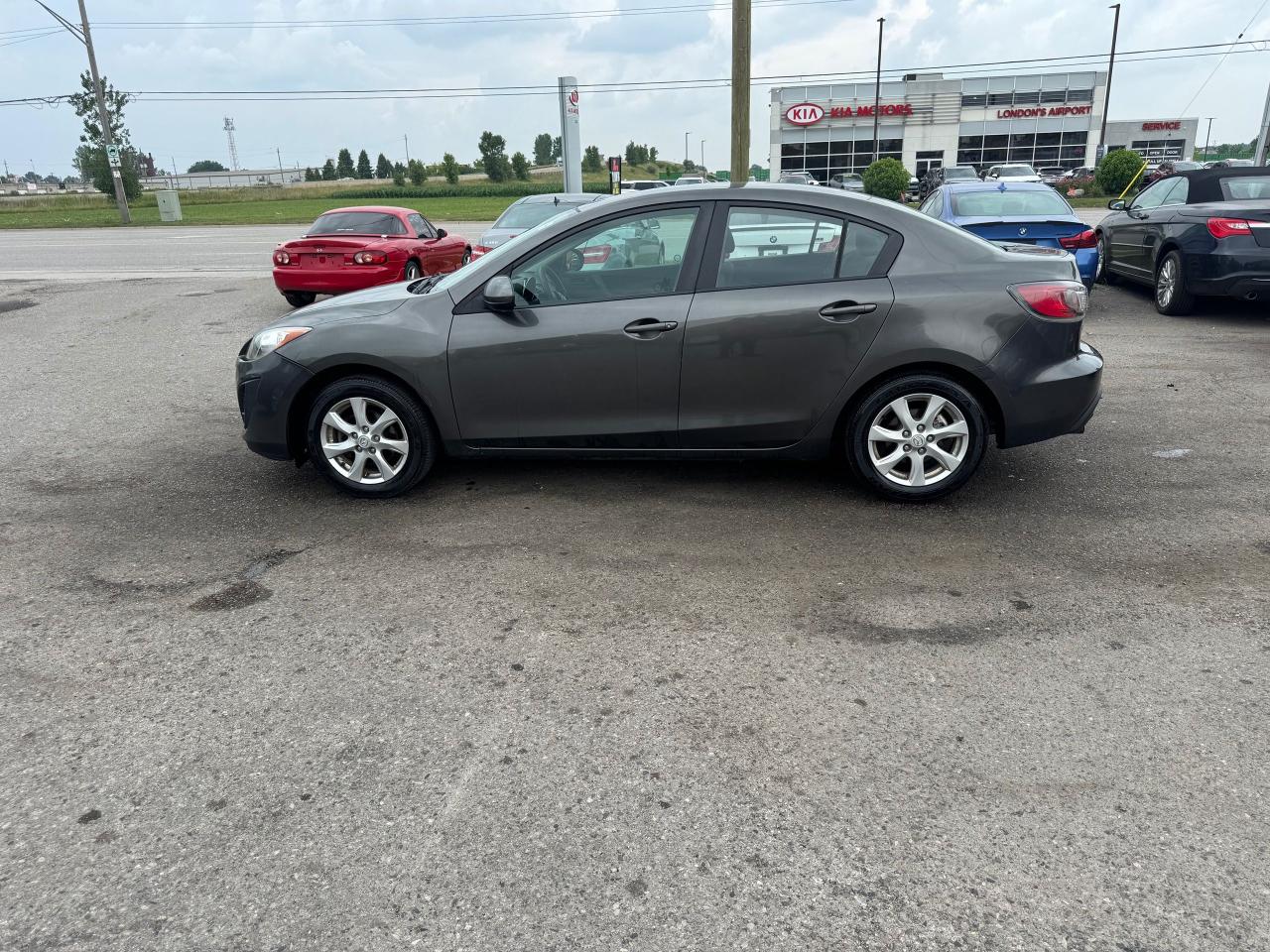 2011 Mazda MAZDA3 GX - Photo #2