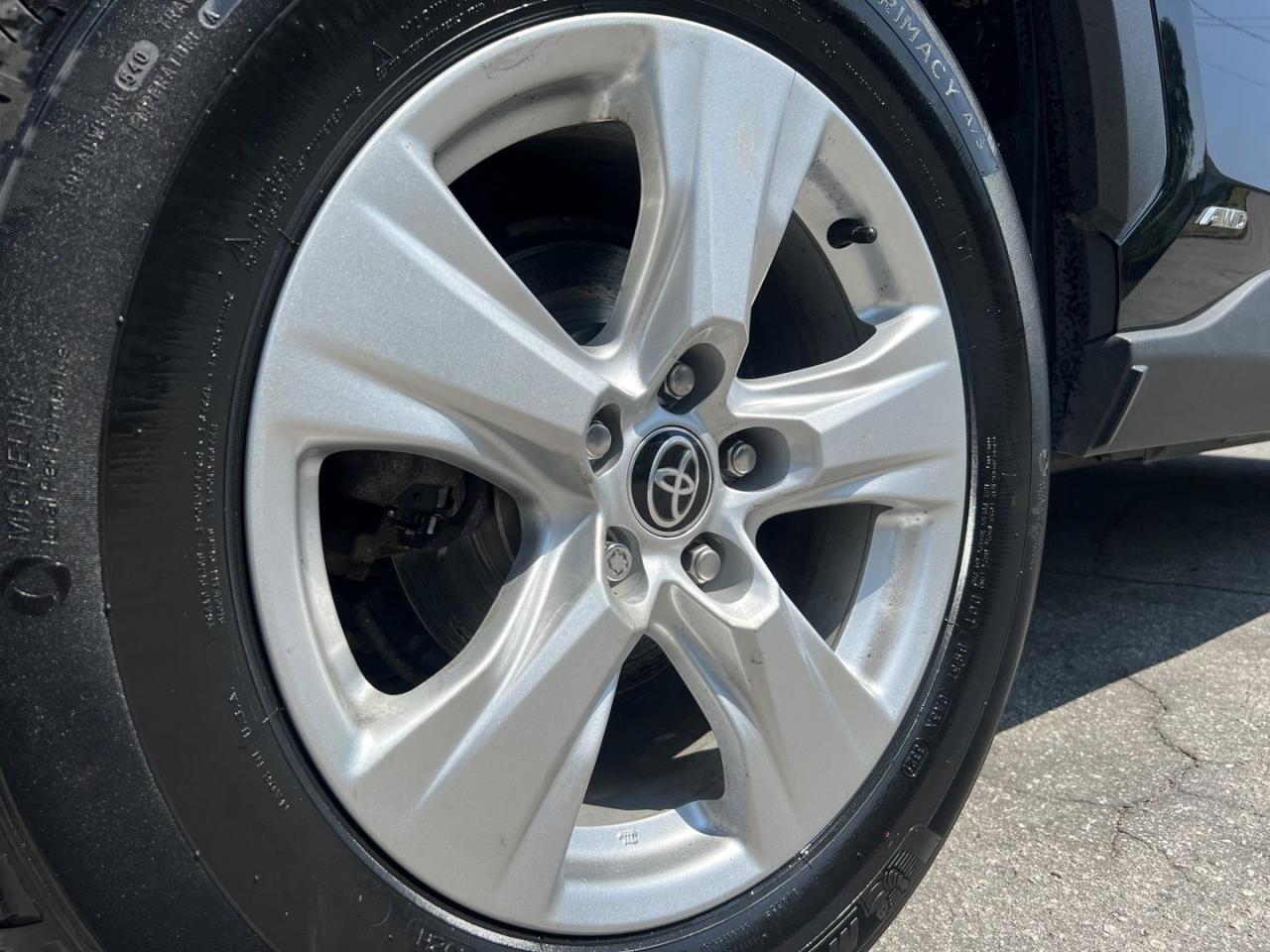 2021 Toyota RAV4 Hybrid LE AWD - Photo #10