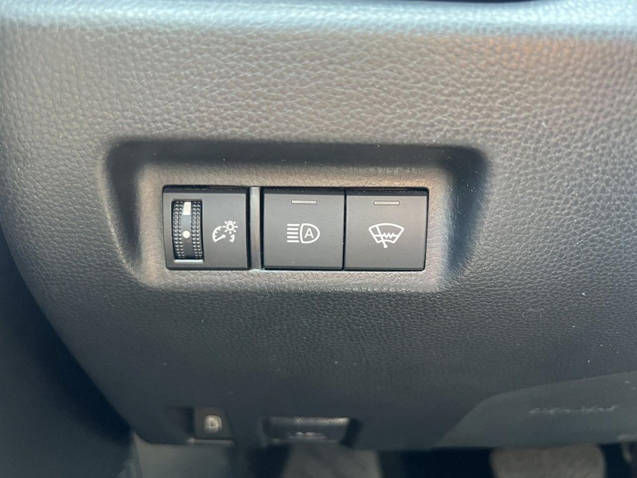 2021 Toyota RAV4 Hybrid LE AWD - Photo #26