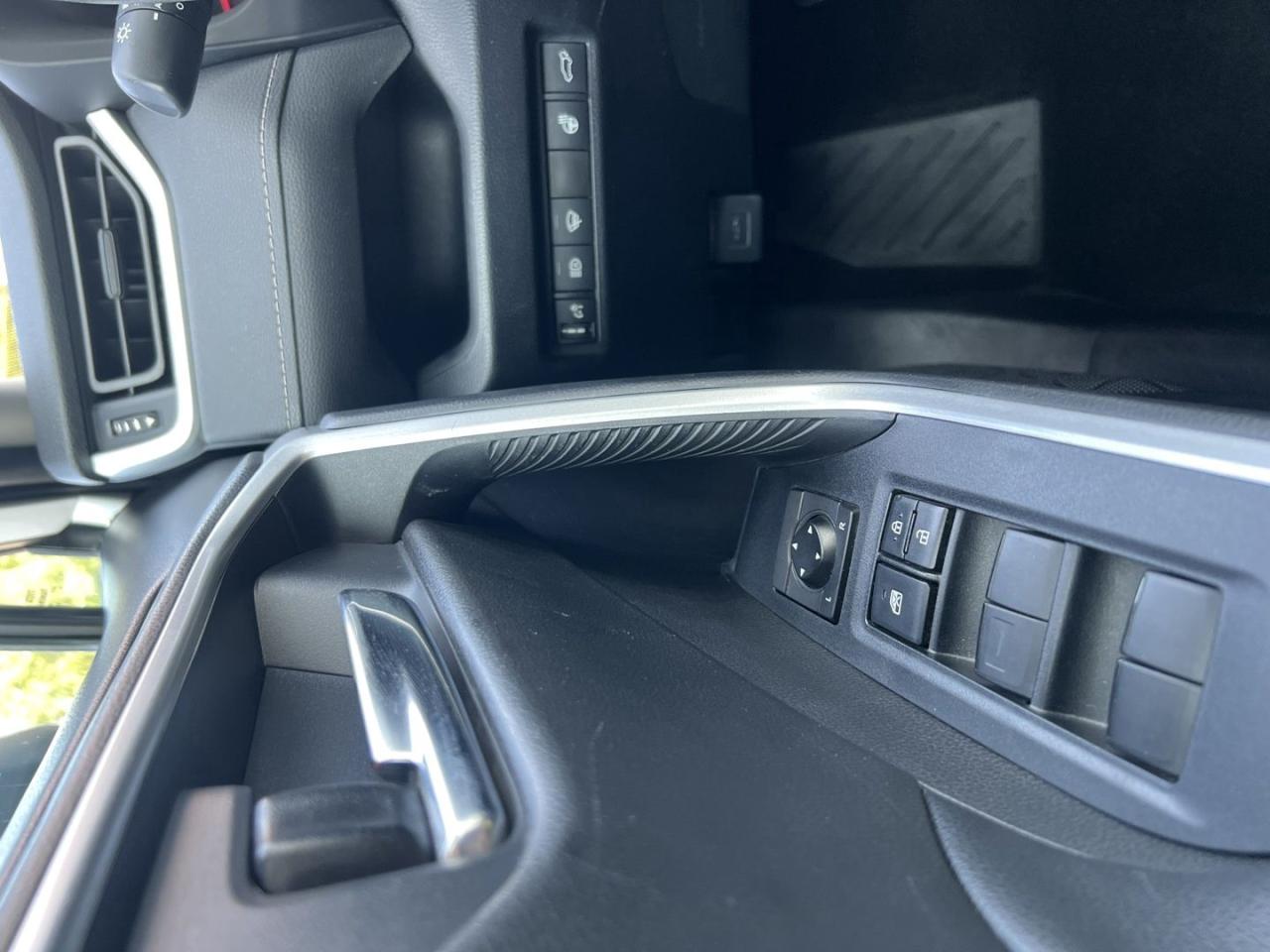 2020 Toyota RAV4 XLE AWD - Photo #22