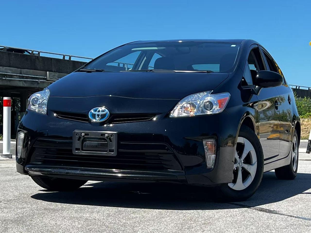 Used 2014 Toyota Prius NO ACCIDENT/ BC LOCAL/ LOW KM/ BACKUP CAMERA for sale in Richmond, BC
