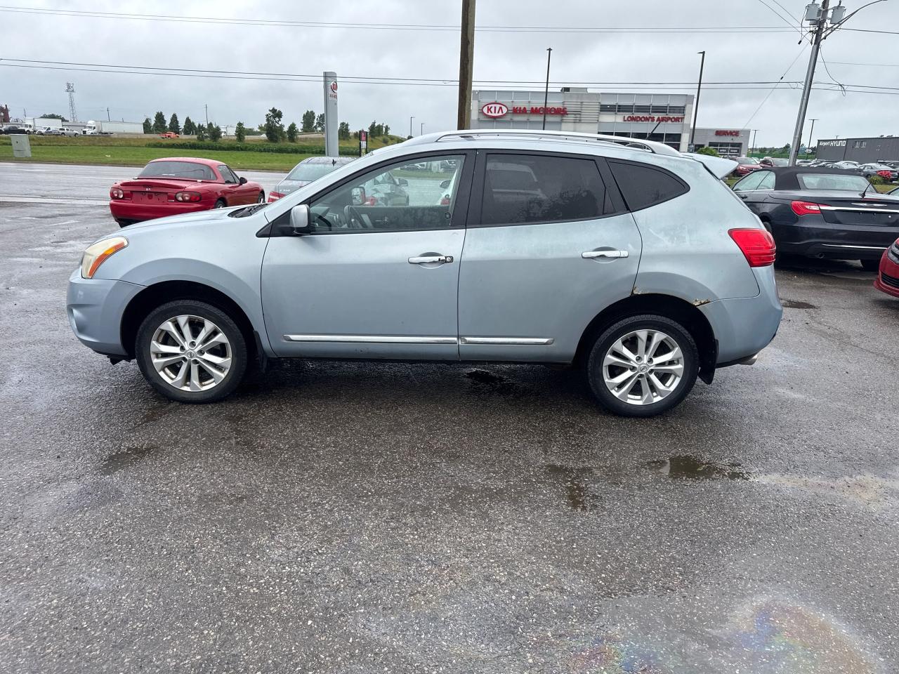 2011 Nissan Rogue SV - Photo #2