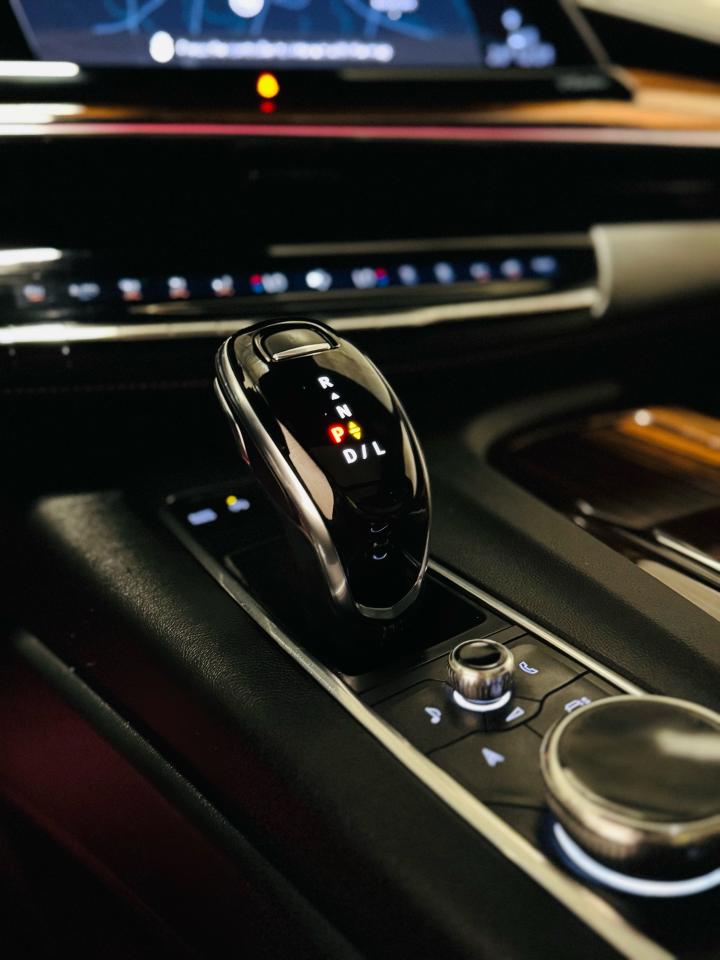 2023 Cadillac Escalade 4WD Premium Luxury - Photo #17