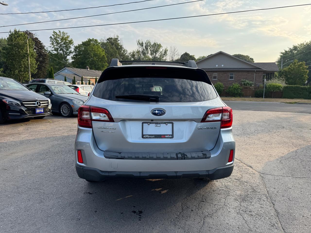 2015 Subaru Outback 2.5i w/Limited & Tech Pkg - Photo #6