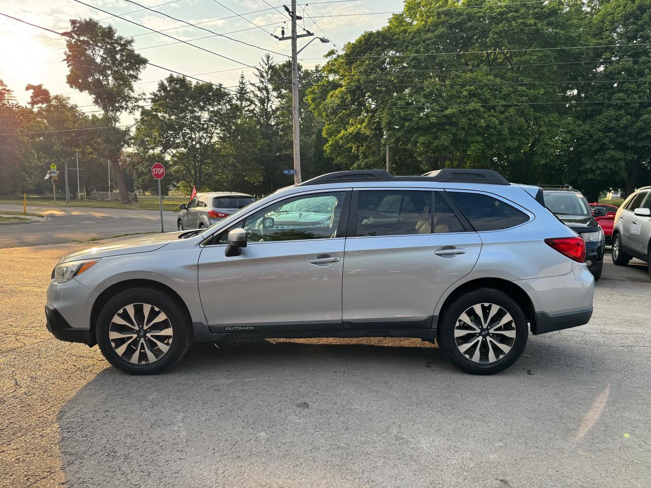 2015 Subaru Outback 2.5i w/Limited & Tech Pkg - Photo #4