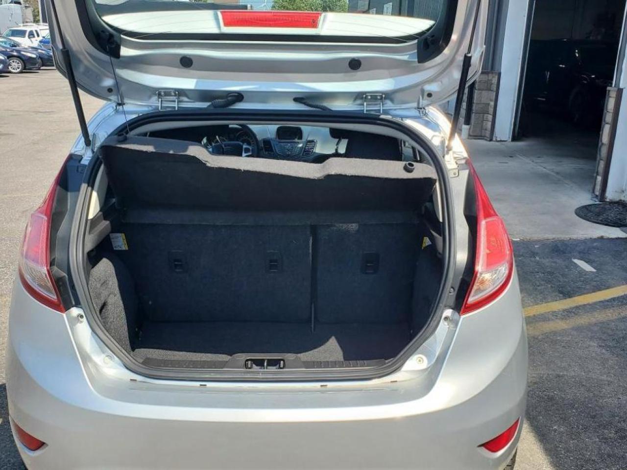 2019 Ford Fiesta SE - Photo #17