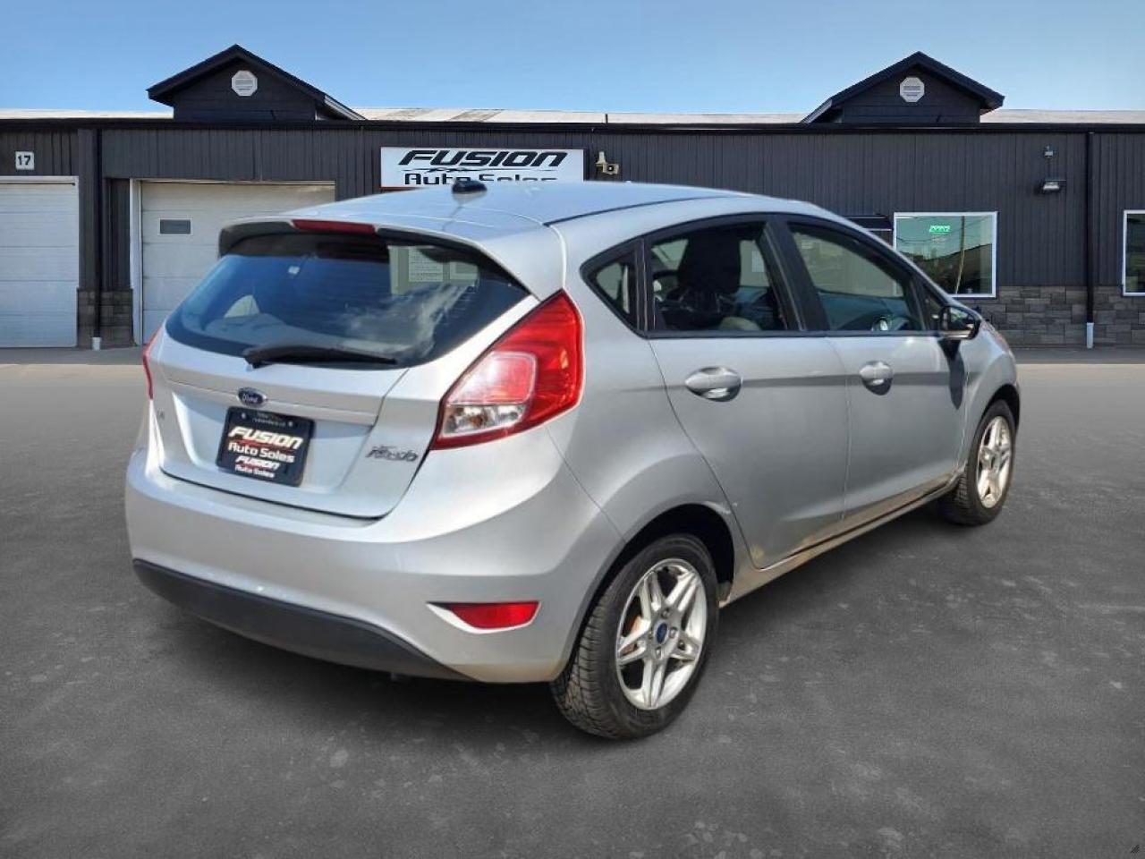 2019 Ford Fiesta SE - Photo #5