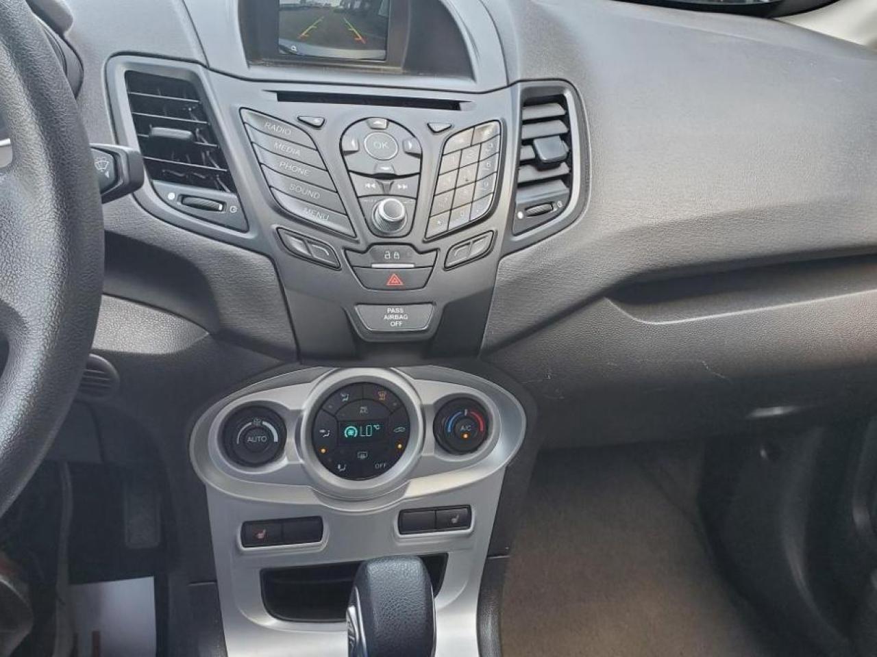 2019 Ford Fiesta SE - Photo #14
