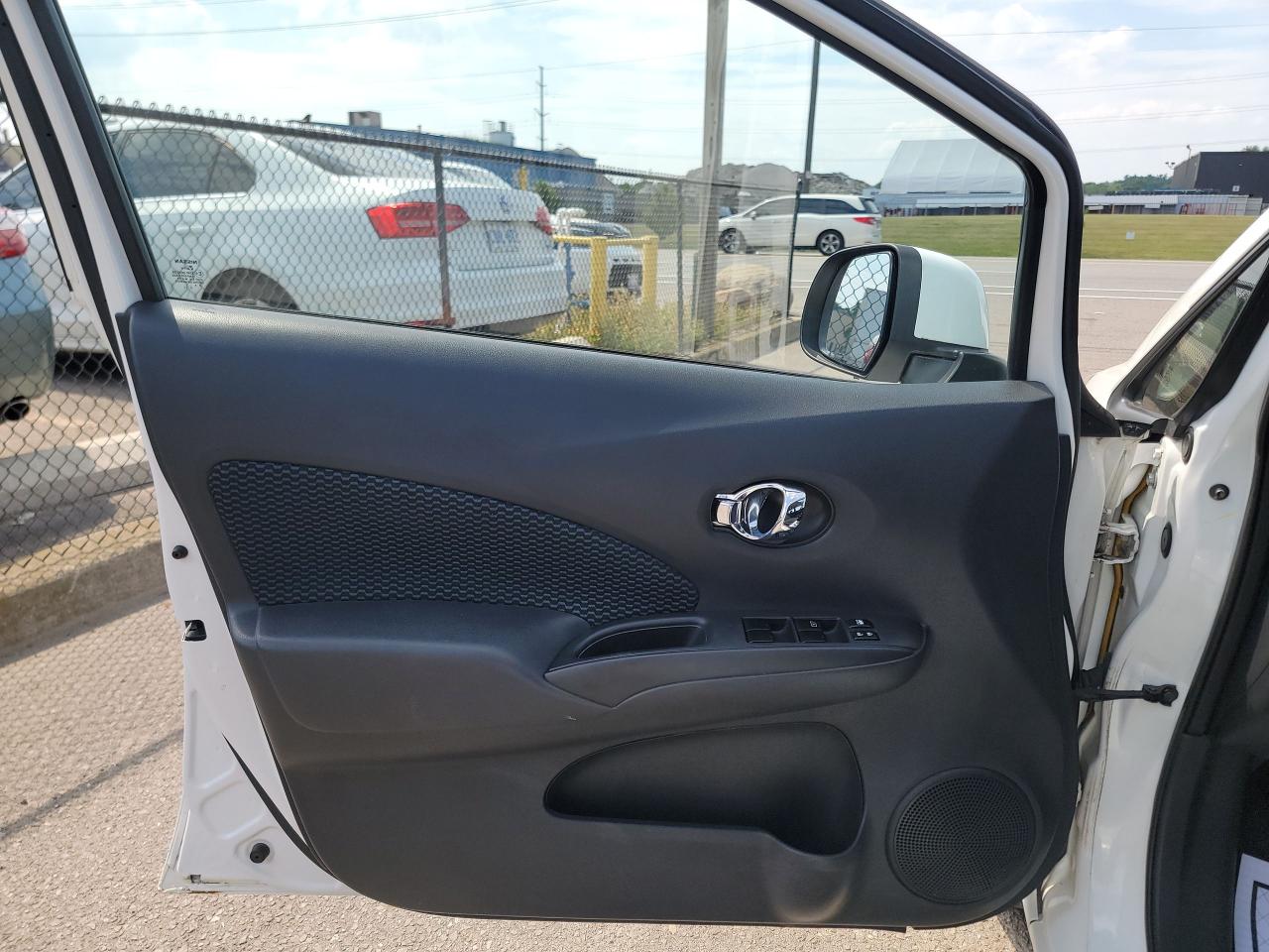 2014 Nissan Versa Note SV - Photo #10