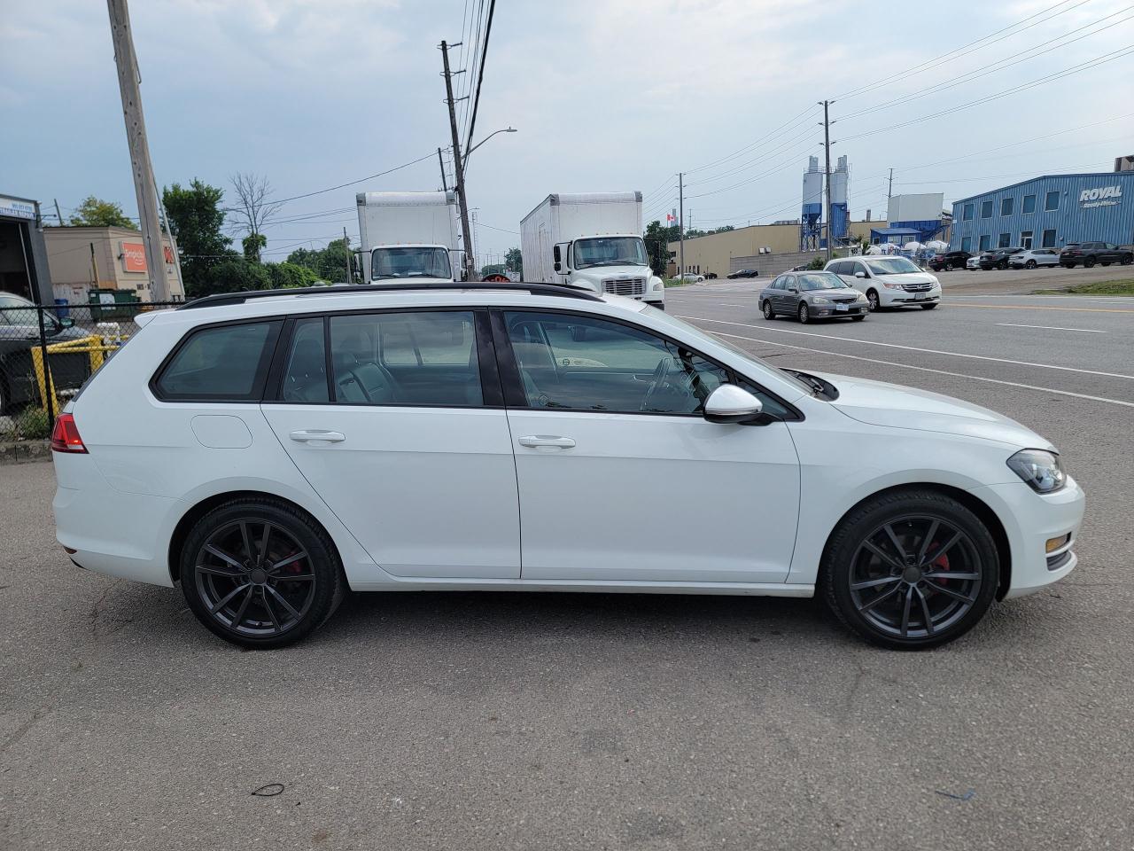 2017 Volkswagen Golf SportWagen Comfortline Photo3