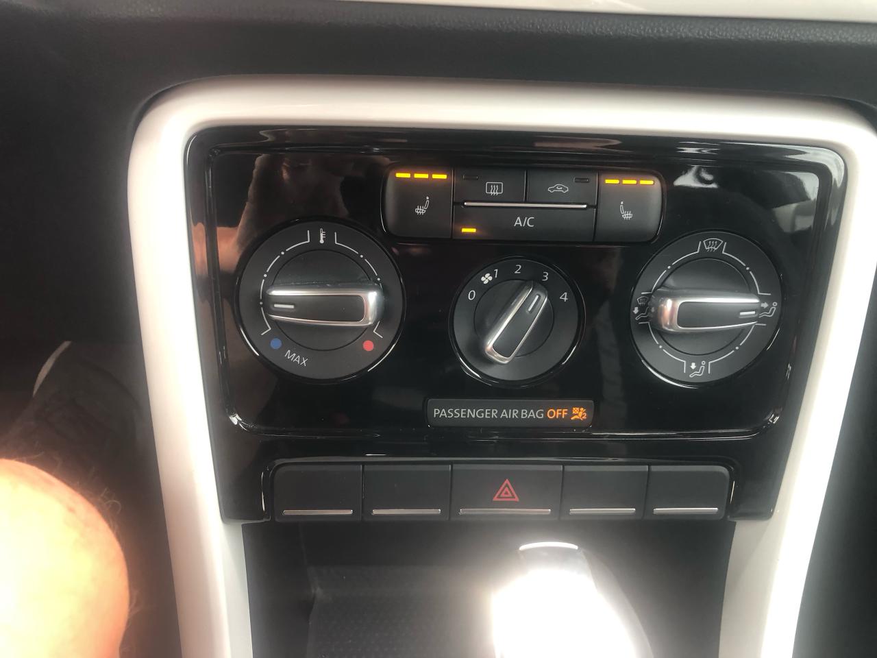 2018 Volkswagen Beetle Trendline - Photo #8